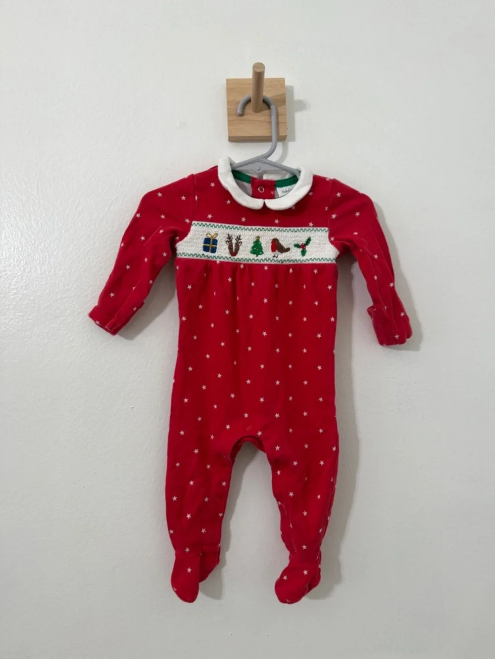 Baby Boden Red & White Christmas Star Smocked Embroidered Footed Sleeper 3-6M
